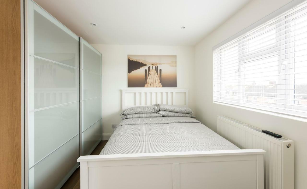 High End Apartments Hendon Exterior photo